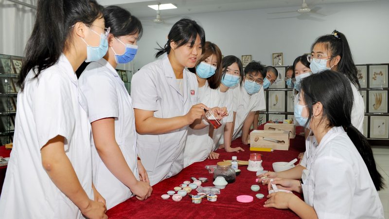 拔罐水泡用红霉素软膏行吗